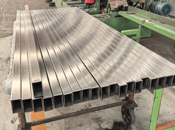 巴中建筑工程行业用不锈钢无缝钢管